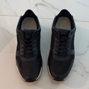 Sneakers by Massimo Dutti